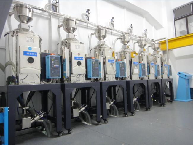 中央供料系統(tǒng)單機(jī)中的吸料機(jī)哪些組成的？